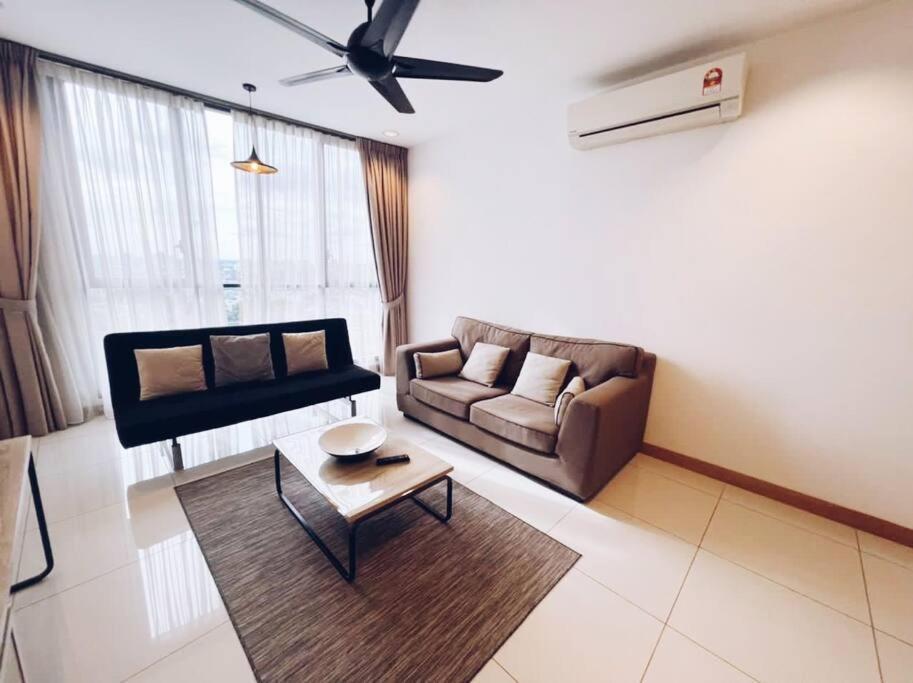 PromoConnected Train 2 Bedrooms - Above Mall Kuala Lumpur Exterior foto